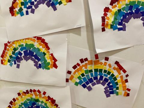 Regenbogen aus Papierschnipseln
