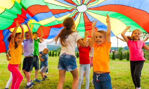Spielerisches Lernen im Garten der Kita