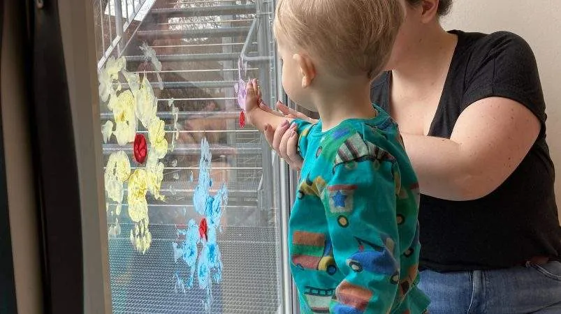 Fenstermalerei fördert Fantasie der Kinder